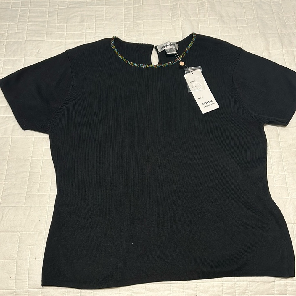 Appraisal NWT women’s short sleeve cardigan size 16 in excellent condition